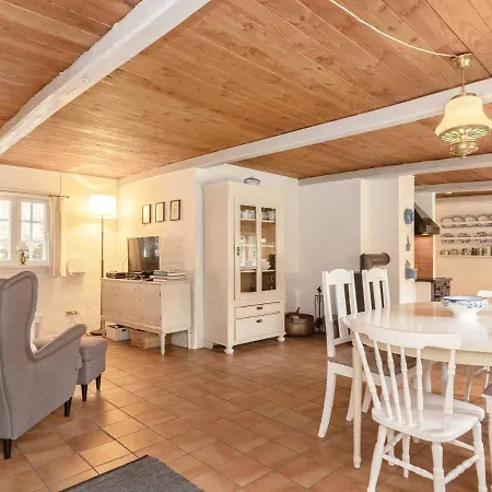 Family Cottage For Eight Guests Hébergement de vacances