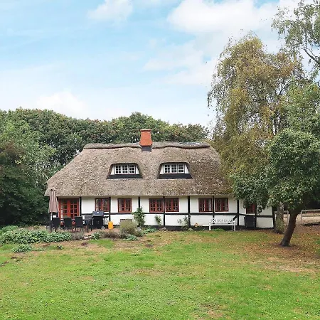 Family Cottage For Eight Guests * Bagenkop