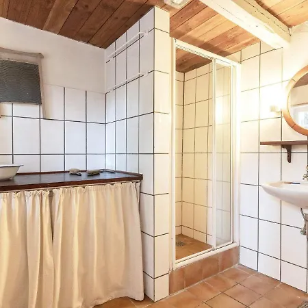 Hébergement de vacances Family Cottage For Eight Guests *