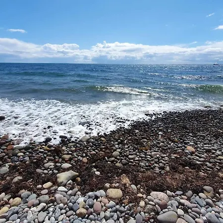 Family For Eight Guests *